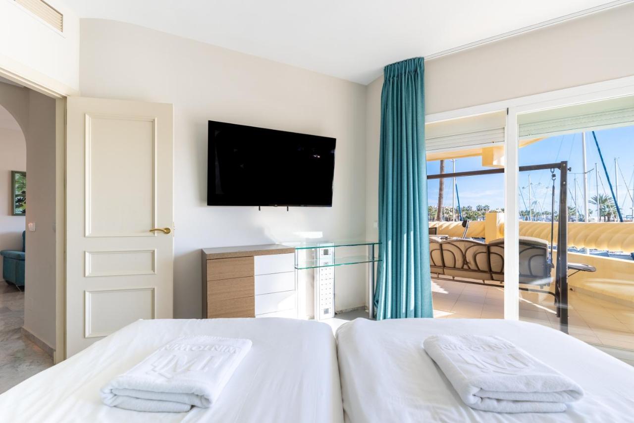 Wintowinrentals Luxury And Sea View Inside Puerto Marina Беналмадена Екстериор снимка