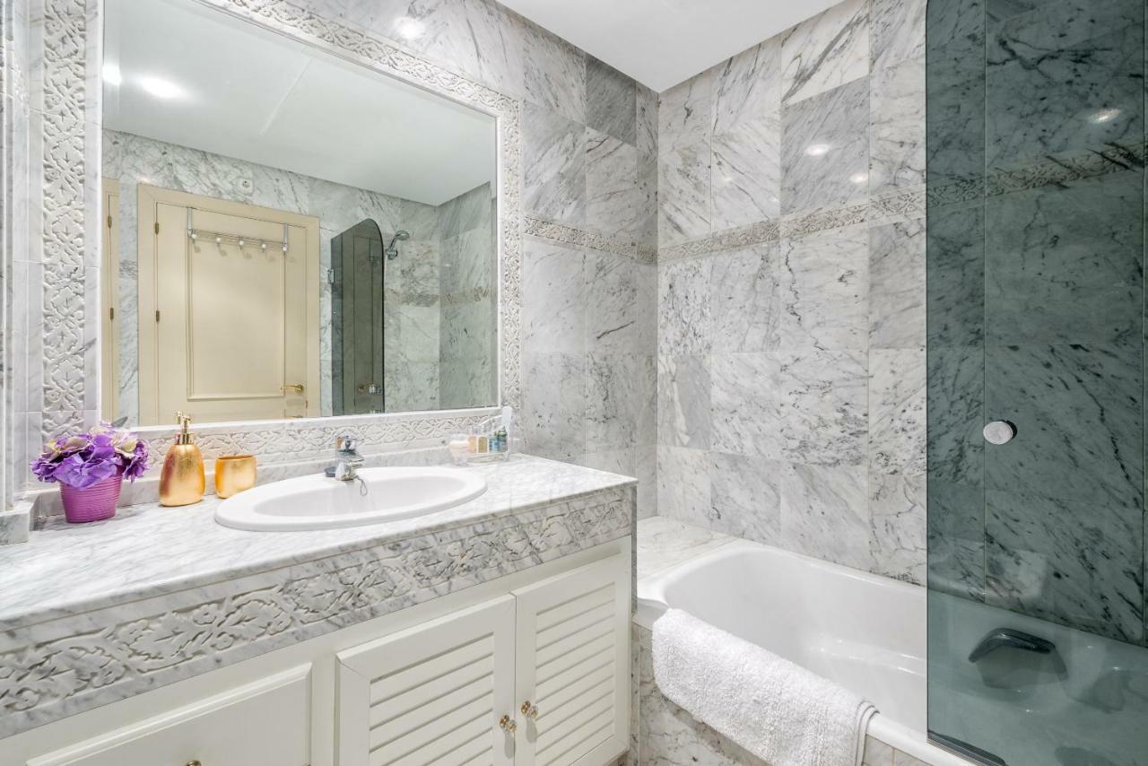 Wintowinrentals Luxury And Sea View Inside Puerto Marina Беналмадена Екстериор снимка