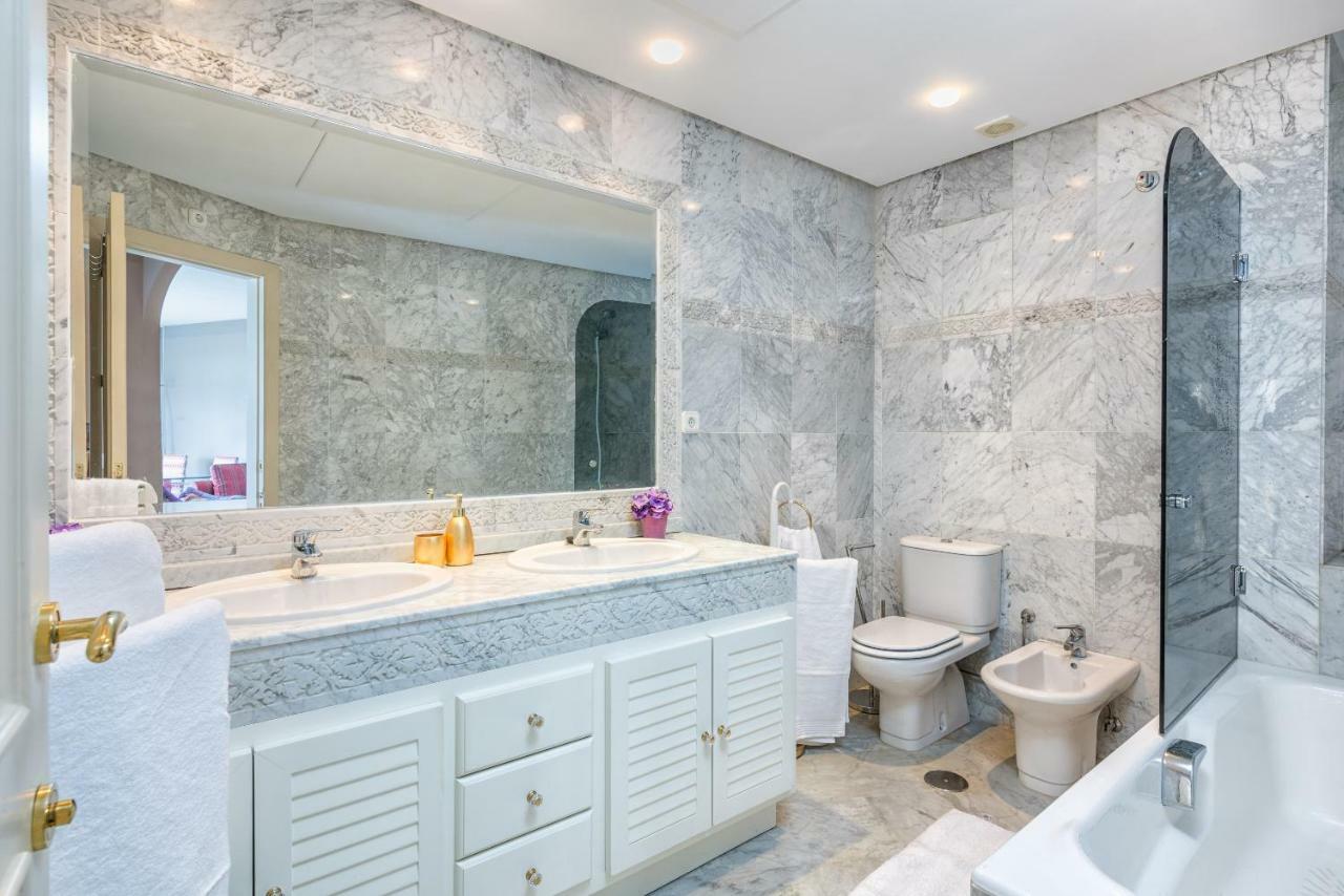 Wintowinrentals Luxury And Sea View Inside Puerto Marina Беналмадена Екстериор снимка